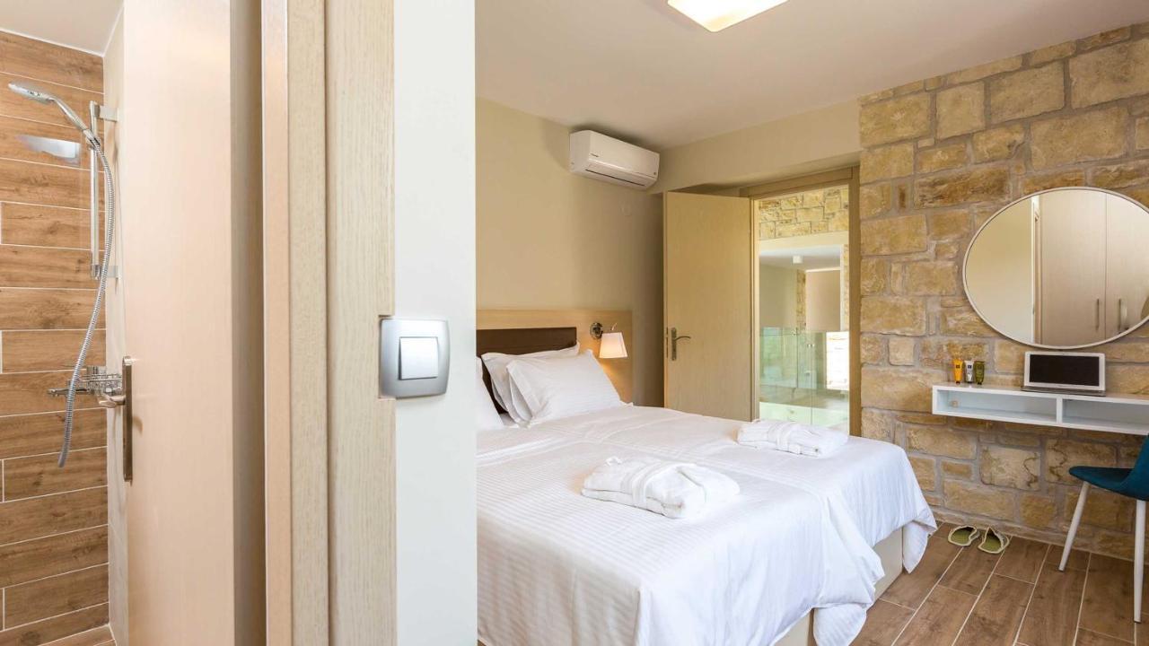 Villa Emilia I Luxury, Amazing Seaview, Next To The Town Κίσσαμος Εξωτερικό φωτογραφία